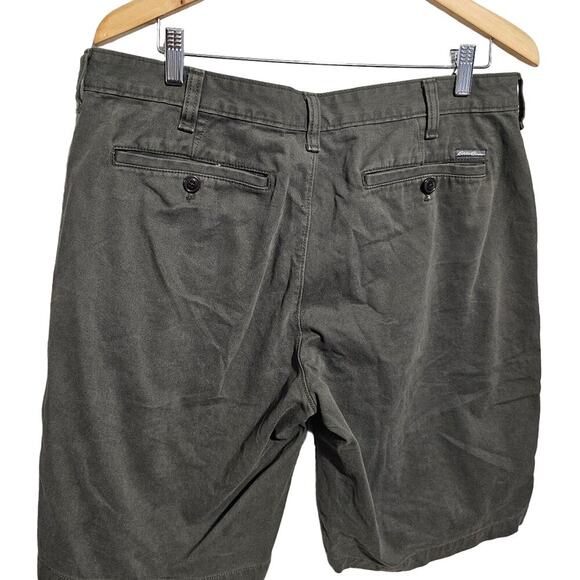 Shorts - Picture 2 of 4